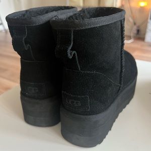 Black Platform Mini Uggs W7
